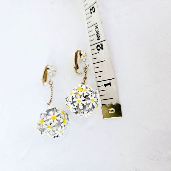 Vintage 1960's Demi Parure Large Metal Enameled Daisy Brooch Pin Earrings Set - Picture 8 of 9